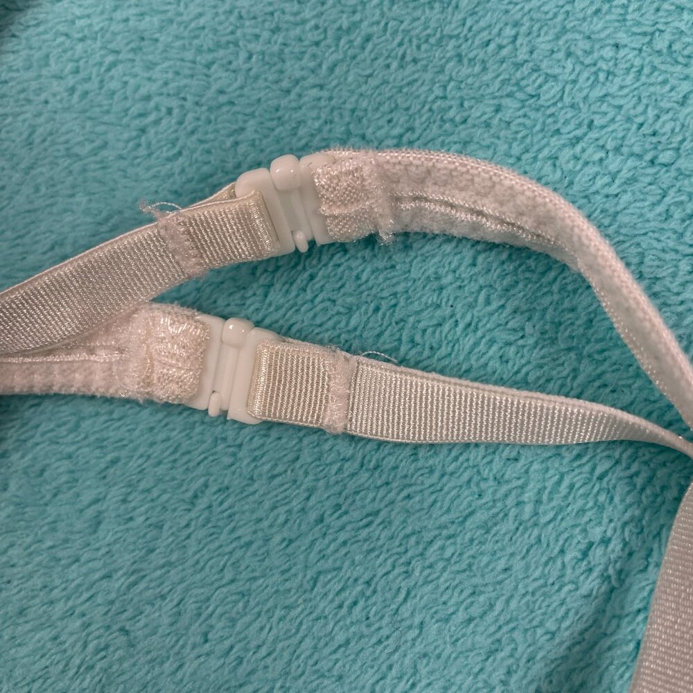 Victoria's Secret 36D Underwire, Convertible, Front Clasp White Bra - Vintage - Picture 10 of 13